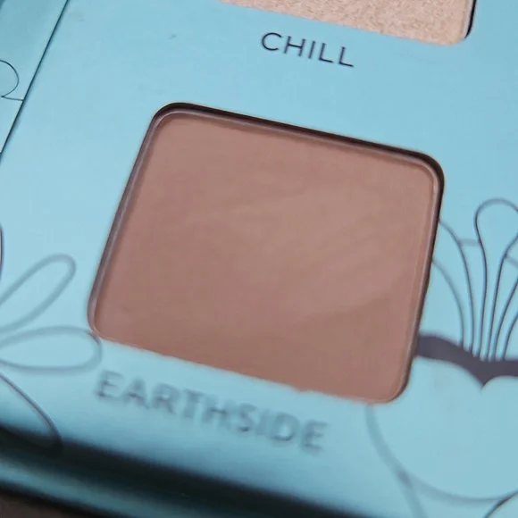 Urban Decay Wild Greens Pallete - Picture 7 of 8